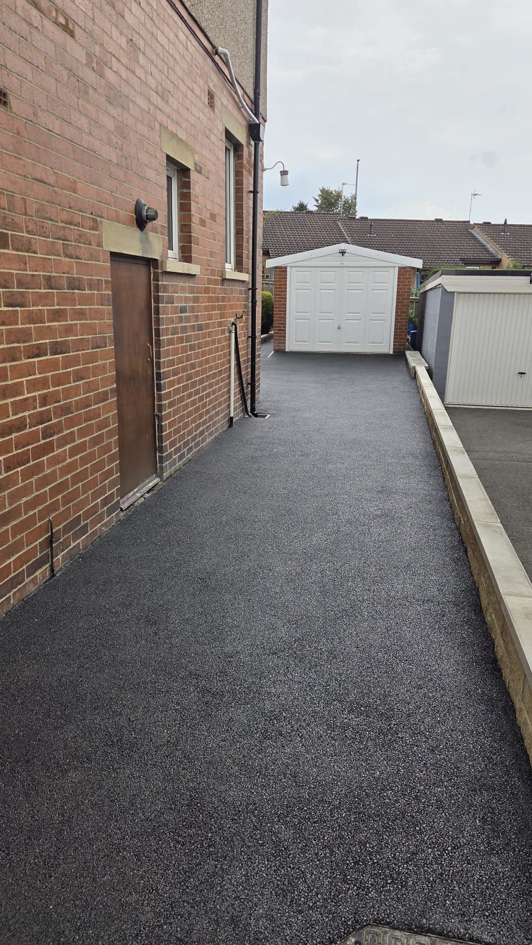 Completed tarmac driveway in Yeadon