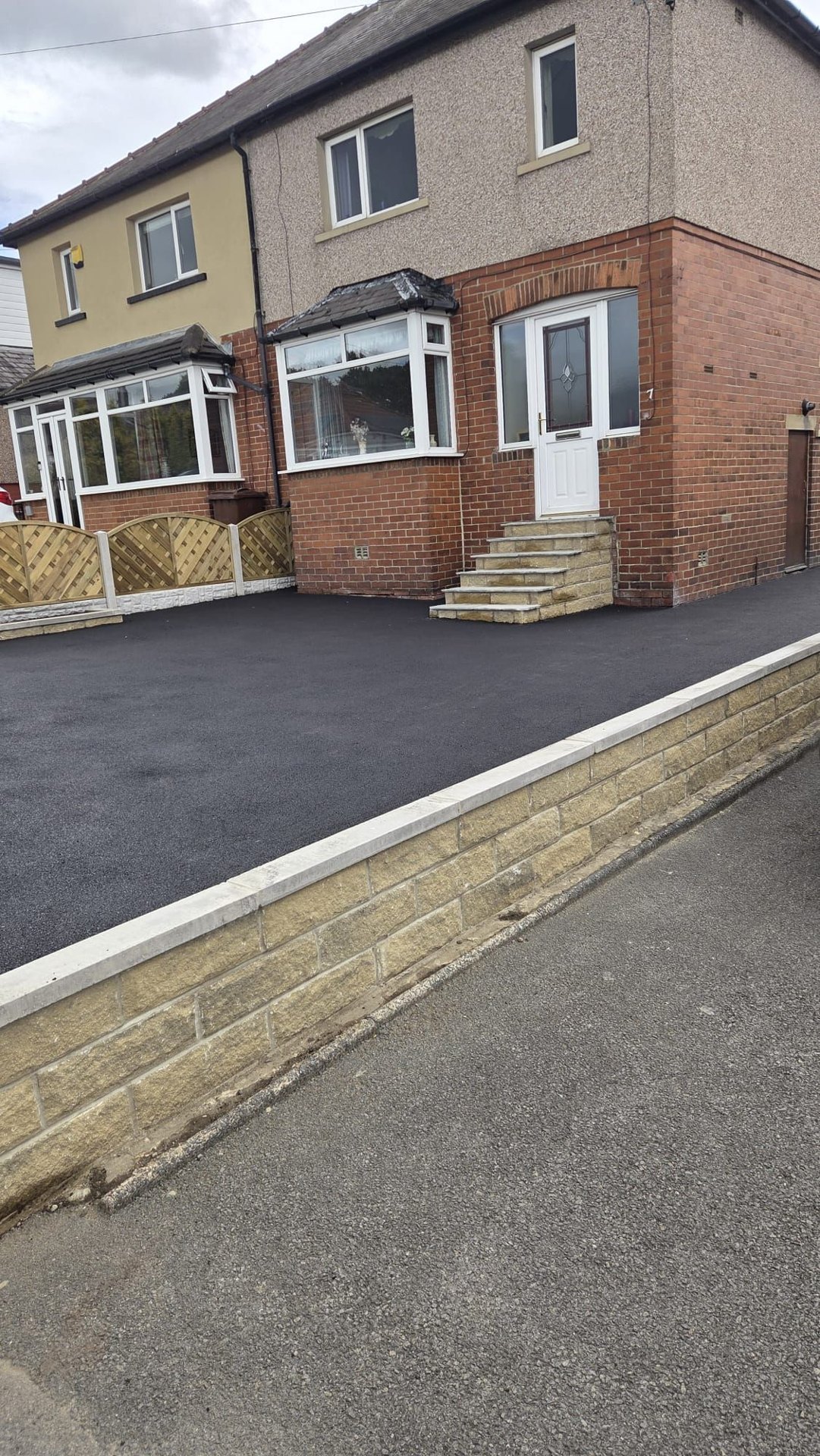 Completed tarmac driveway in Yeadon