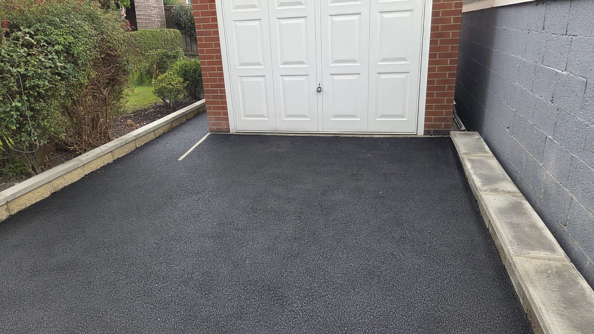 Completed tarmac driveway in Yeadon