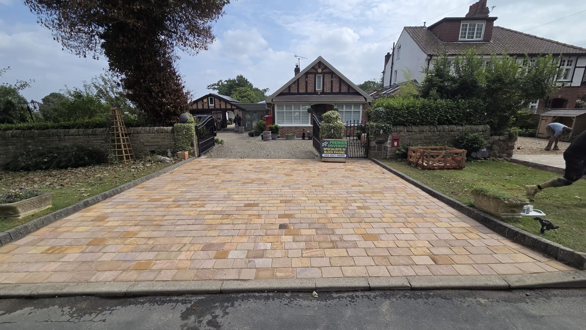Raj Blend Indian stone with 50mm cobbles in Harrogate Follifoot