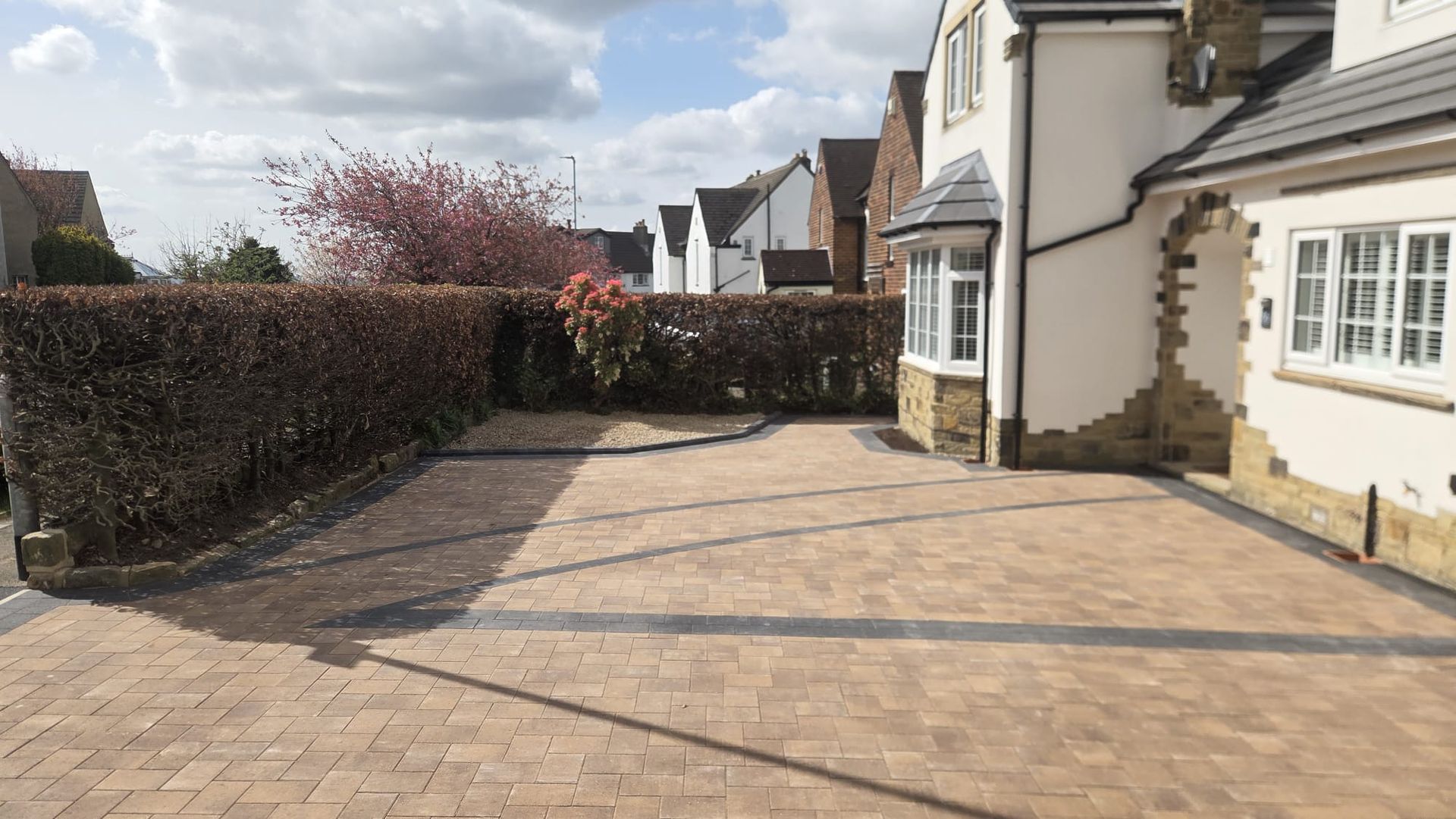 Plaspave Positano Peakstone driveway with Charcoal border in Horsforth