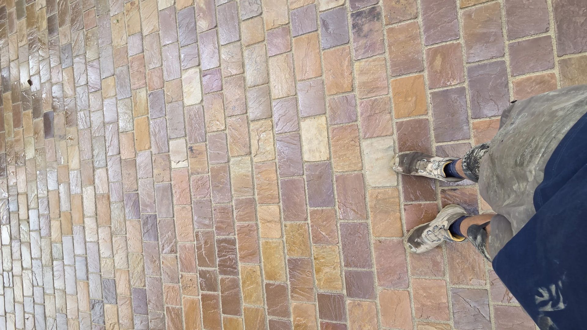 Raj Blend Indian stone with 50mm cobbles in Harrogate Follifoot