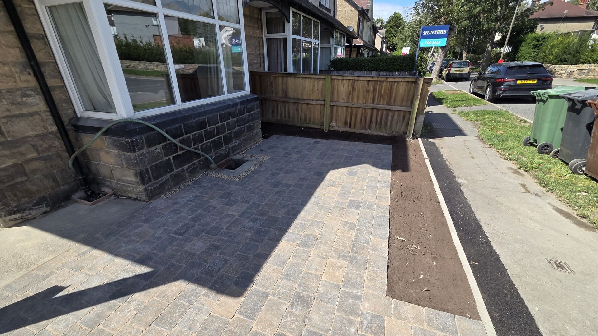 Sorrento Sarsen Stone driveway with retaining wall and steps in Yeadon