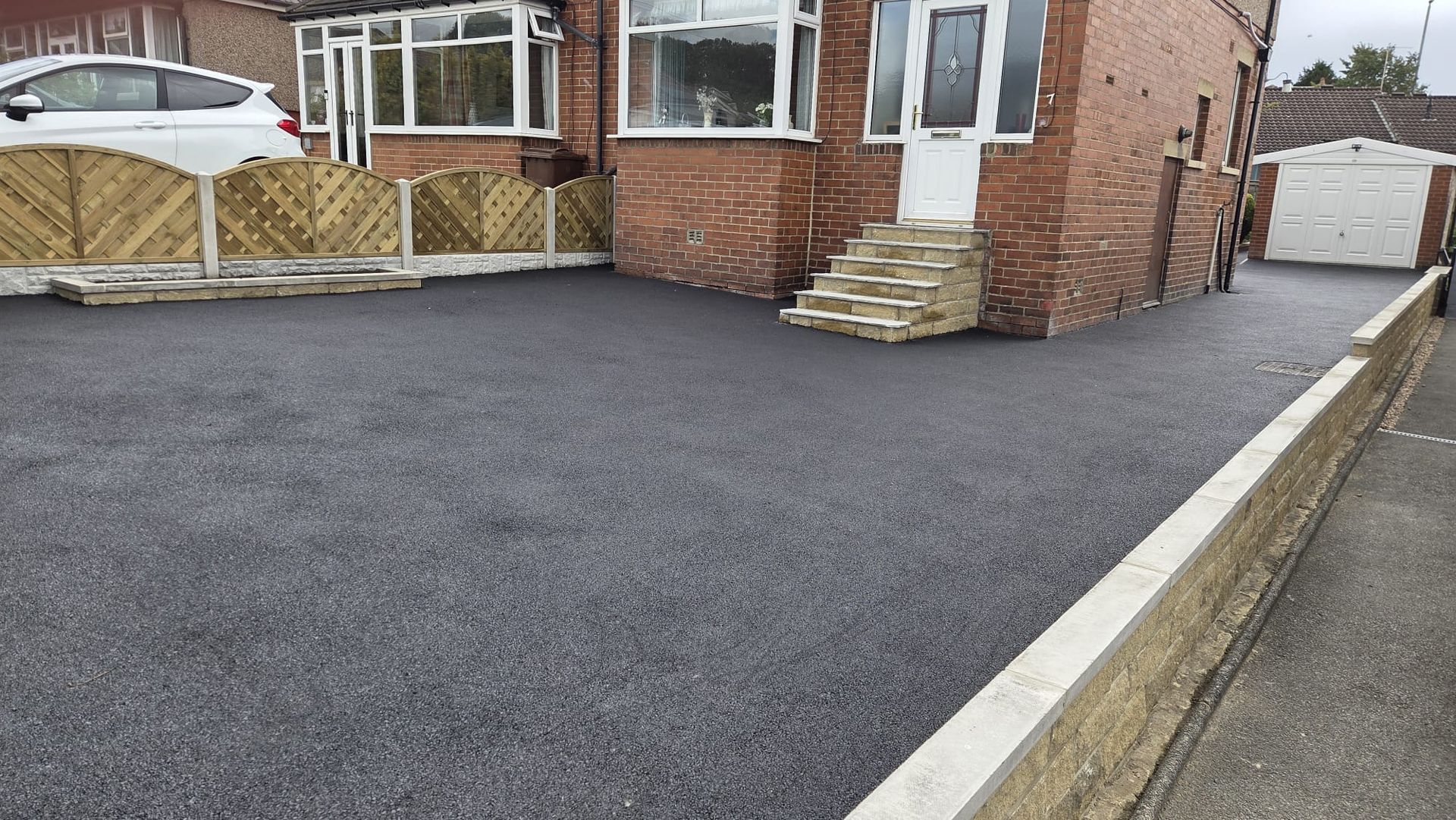 Completed tarmac driveway in Yeadon