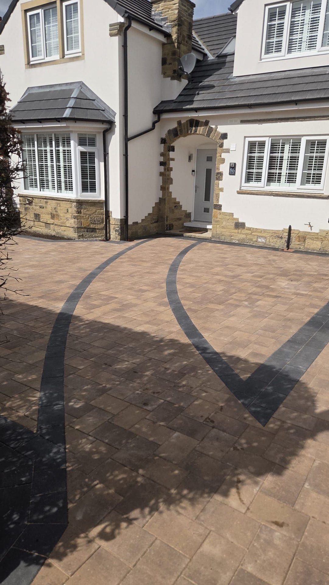 Plaspave Positano Peakstone driveway with Charcoal border in Horsforth